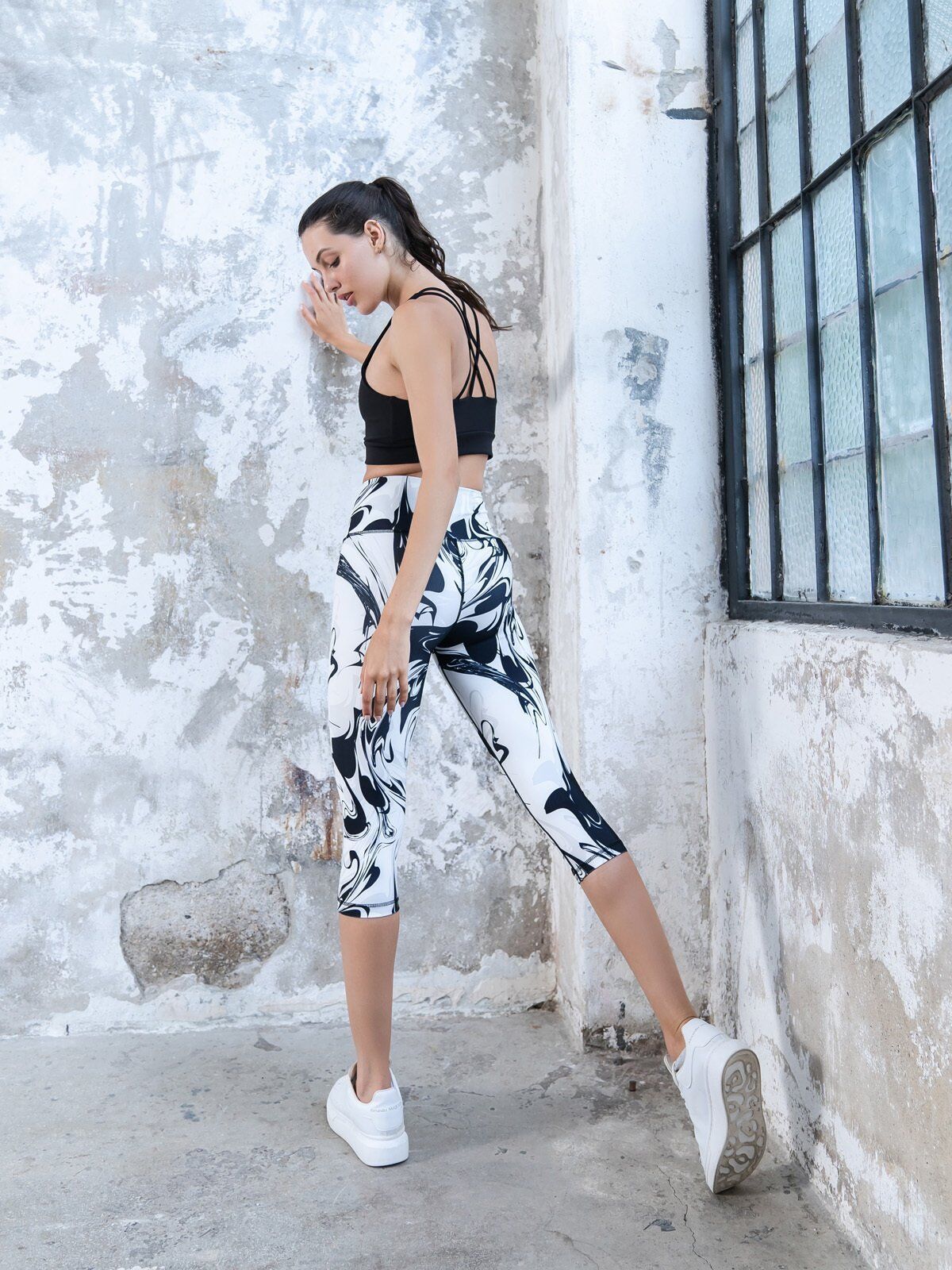 4501 Capri Leggings
