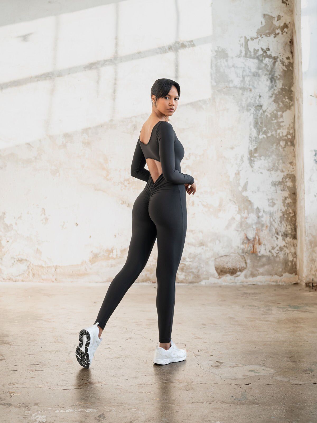 2500 Sleeve Scrunch Butt Jumpsuit Black Color