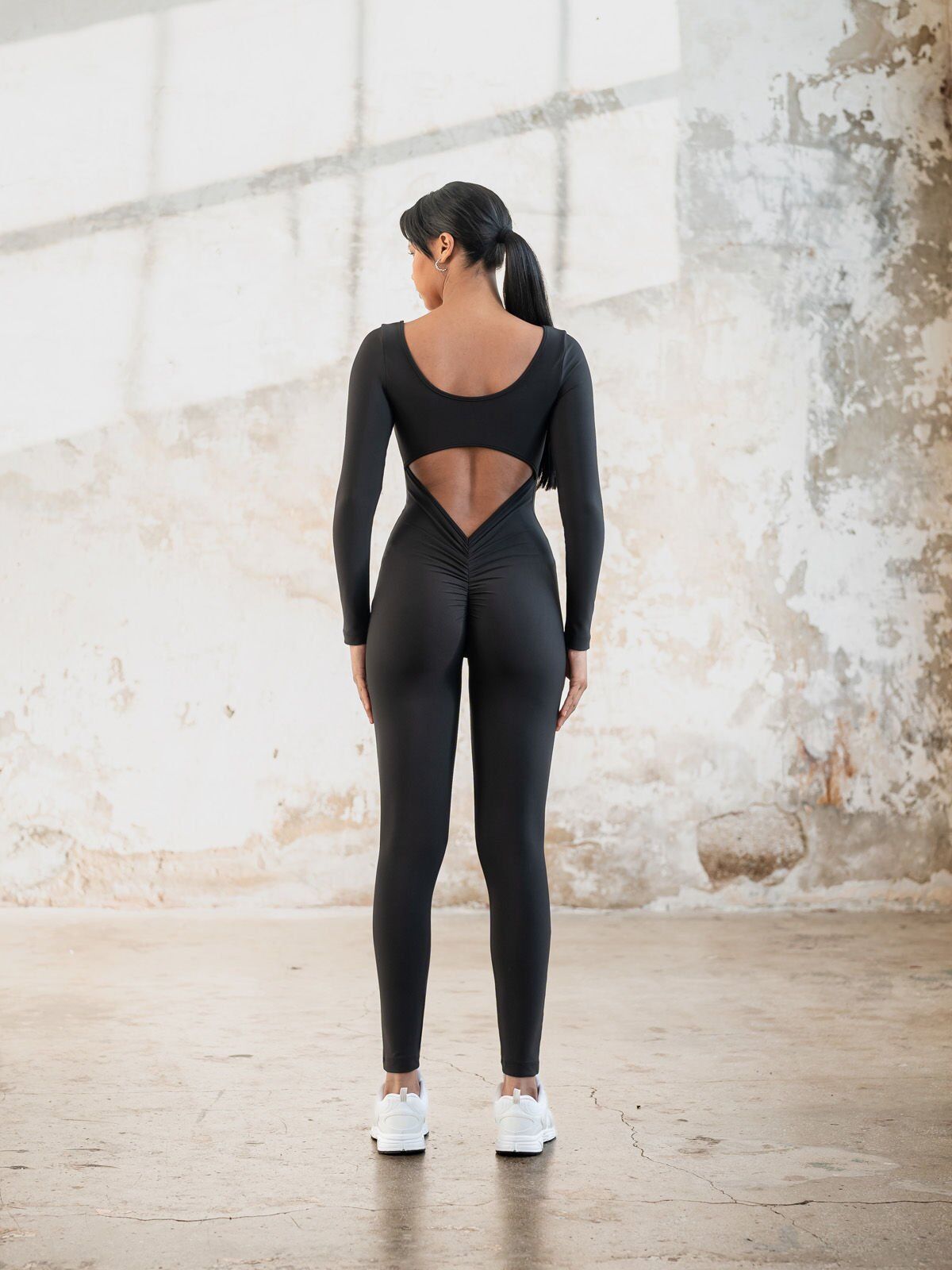 2500 Sleeve Scrunch Butt Jumpsuit Black Color