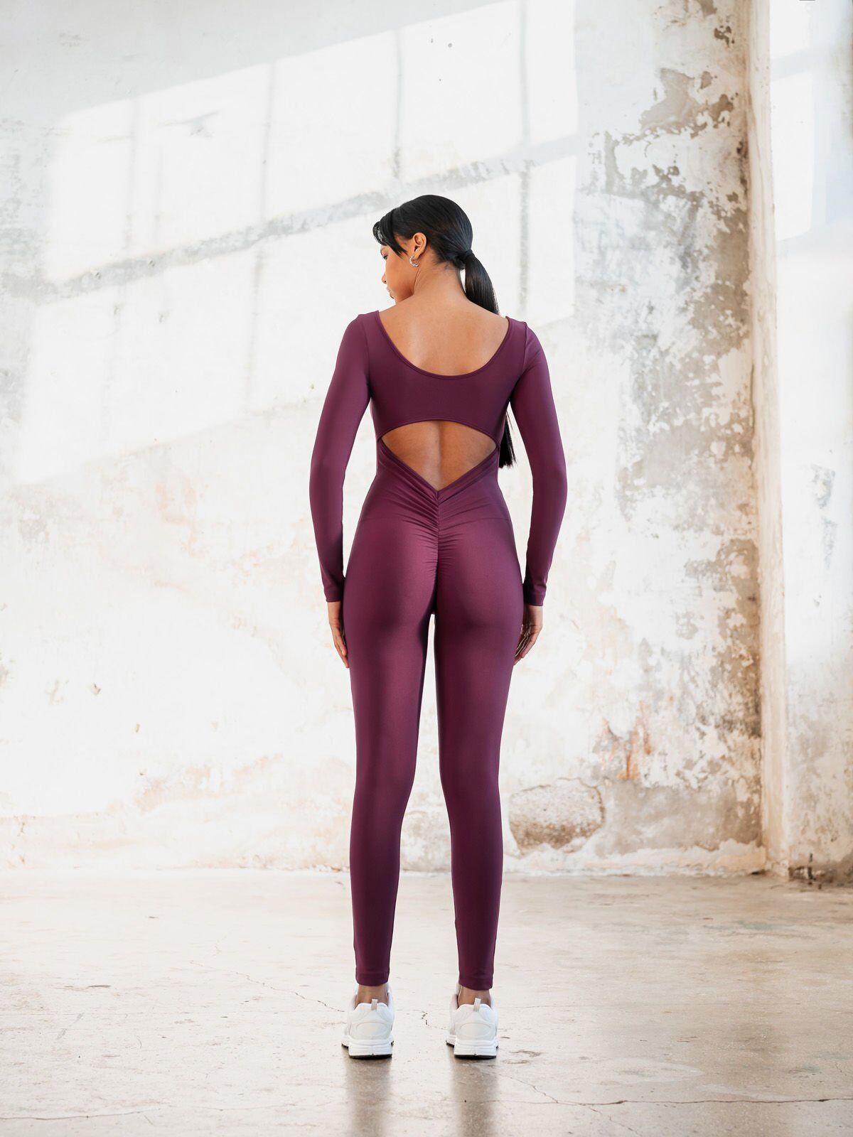 2501 Sleeve Scrunch Butt Damson Color
