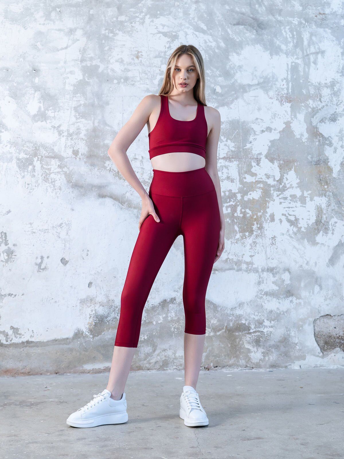 4302 Capri Leggings Bordo Color