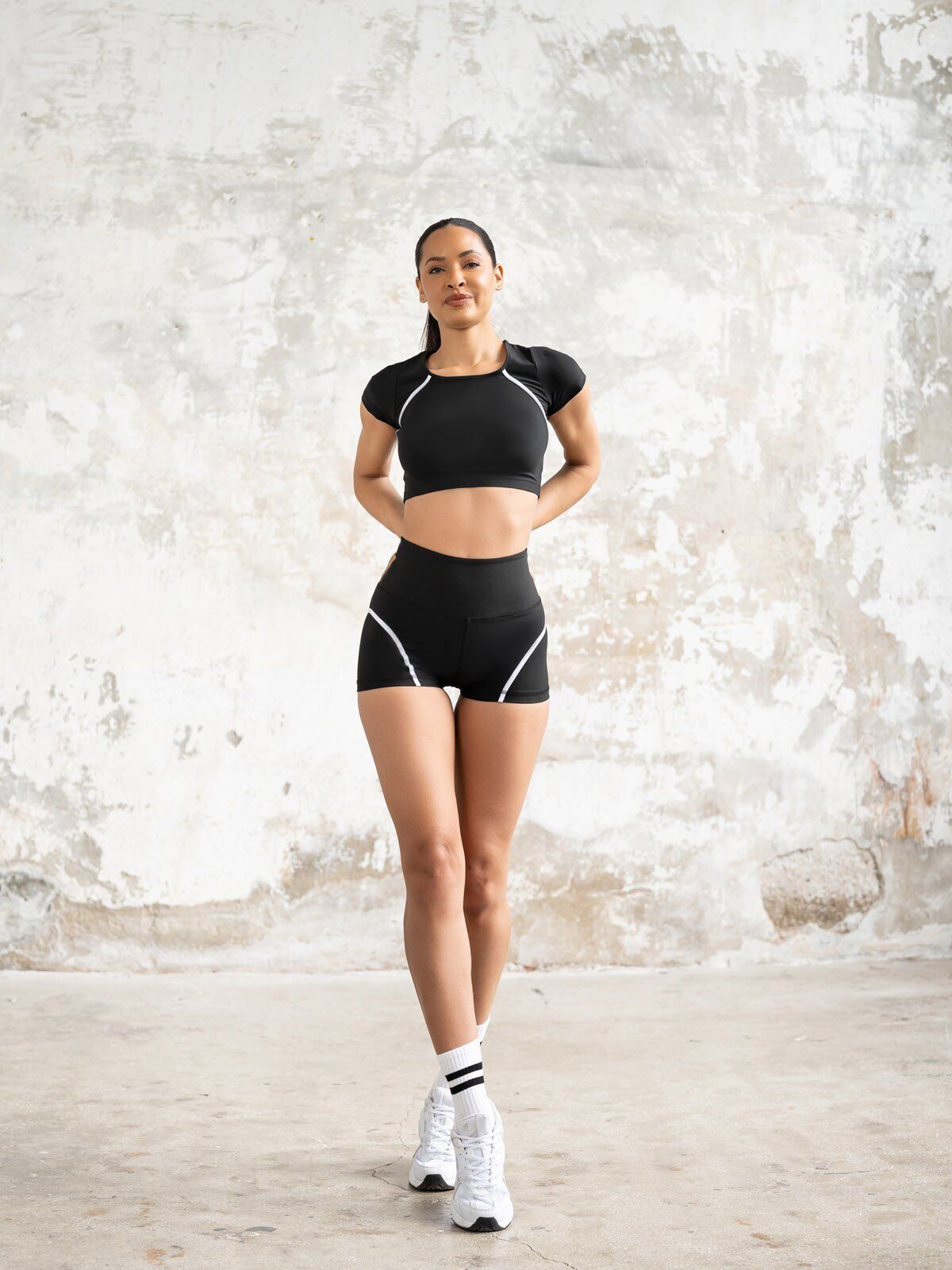 5036 Ales Mini Short