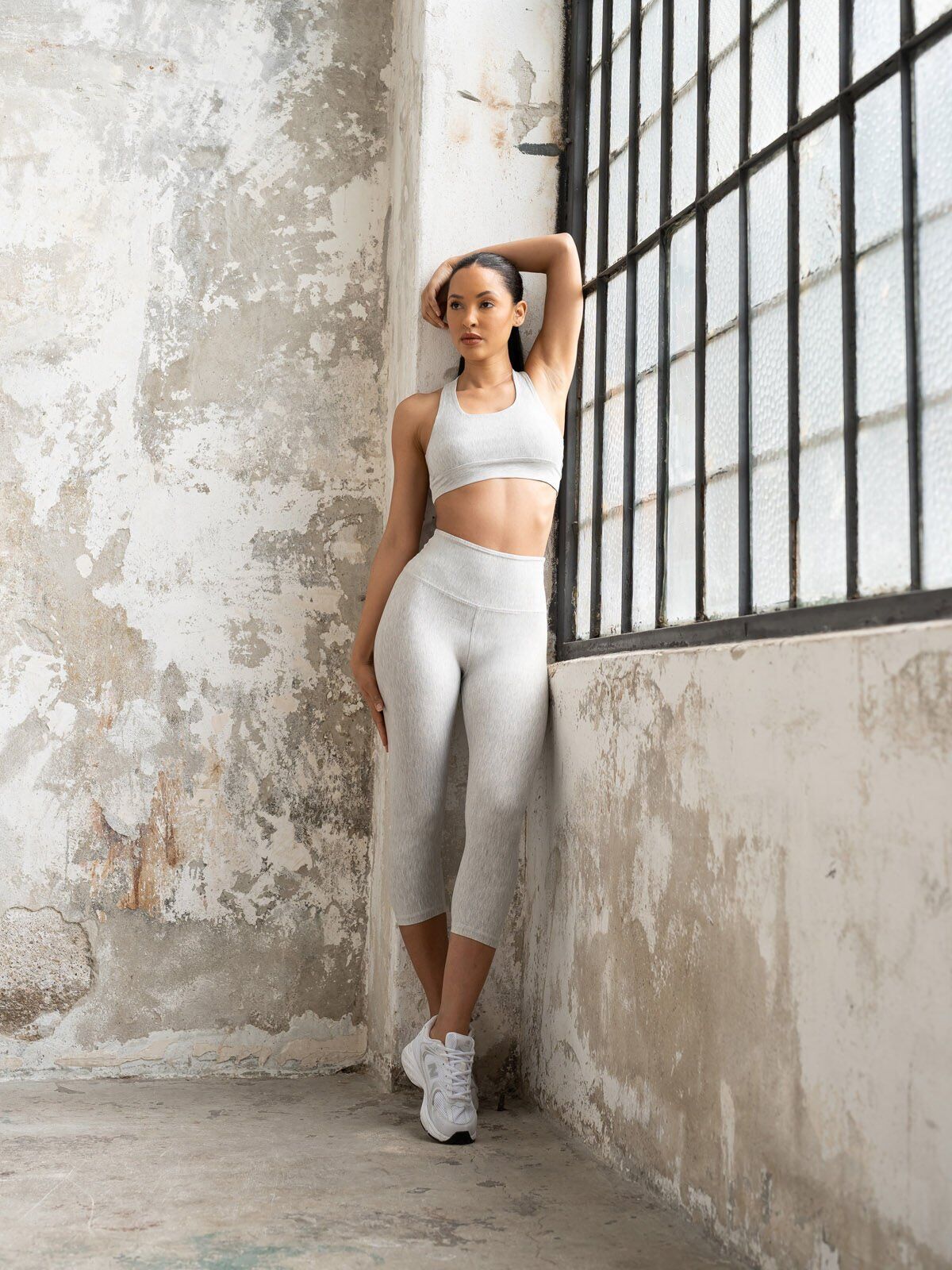 4729 Gray Breeze Capri Leggings