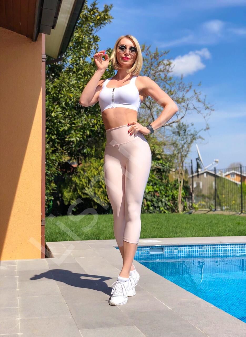 4716 Capri Leggings Powder Color