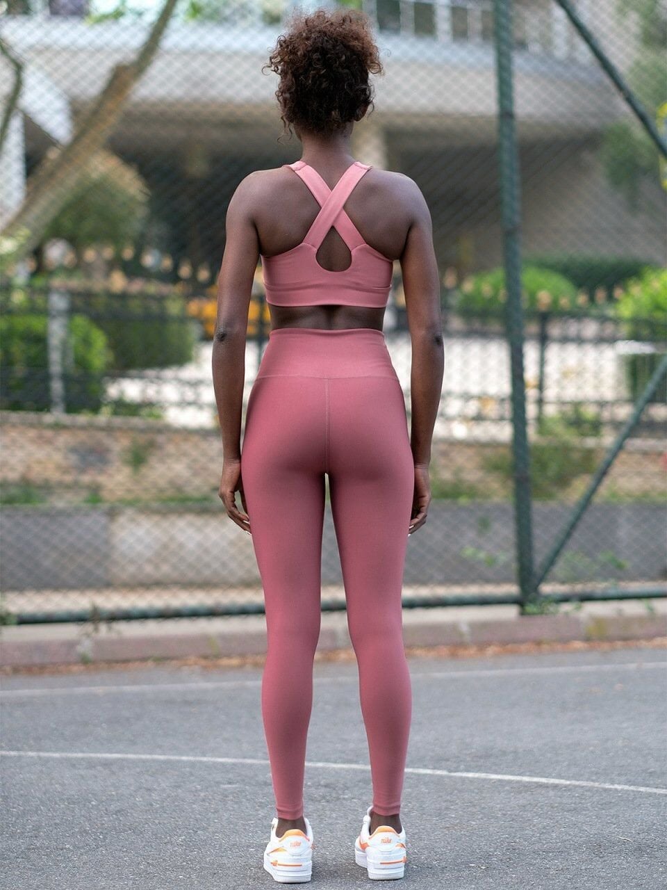 221 Single Crossed Spor Bra Dark Rose