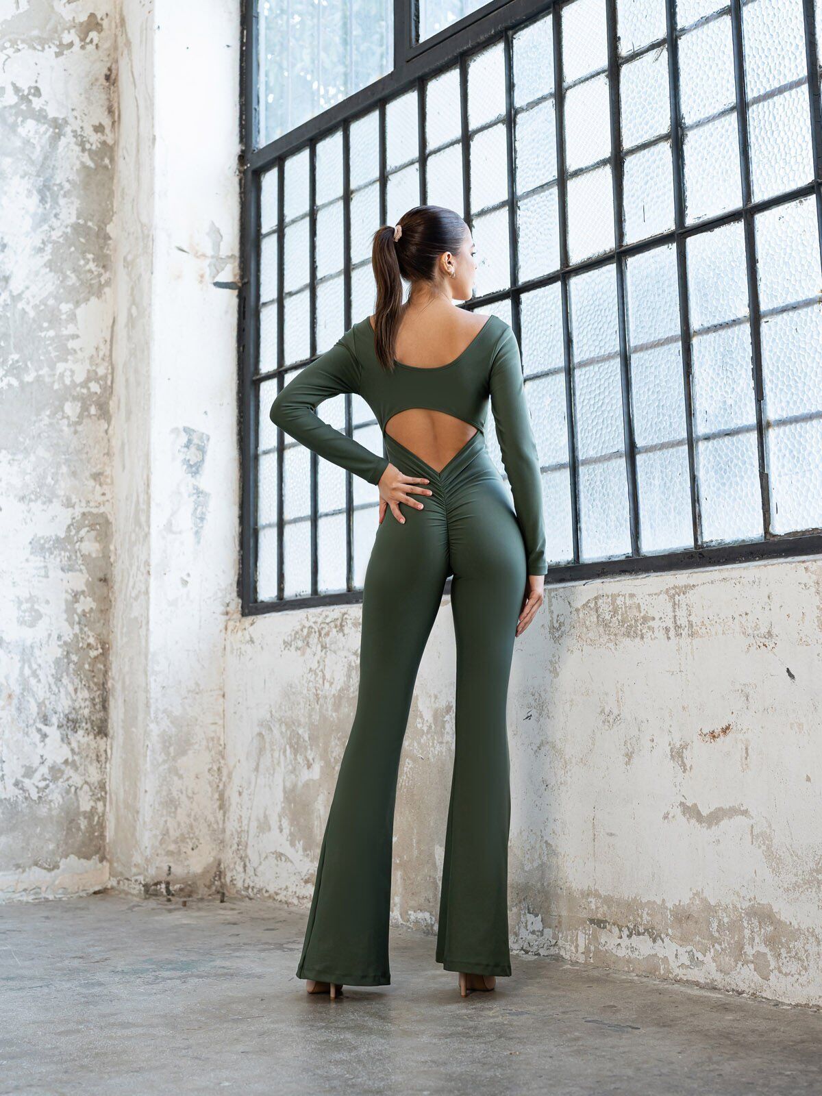 3104 Spanish Scrunch Butt Jumpsuit Long Sleeve Khaki Color