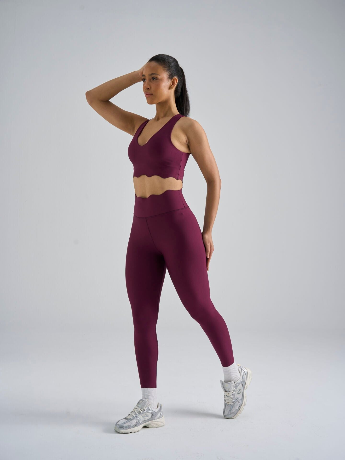 580 Scollop Laser Cut Spor Leggings Damson Color