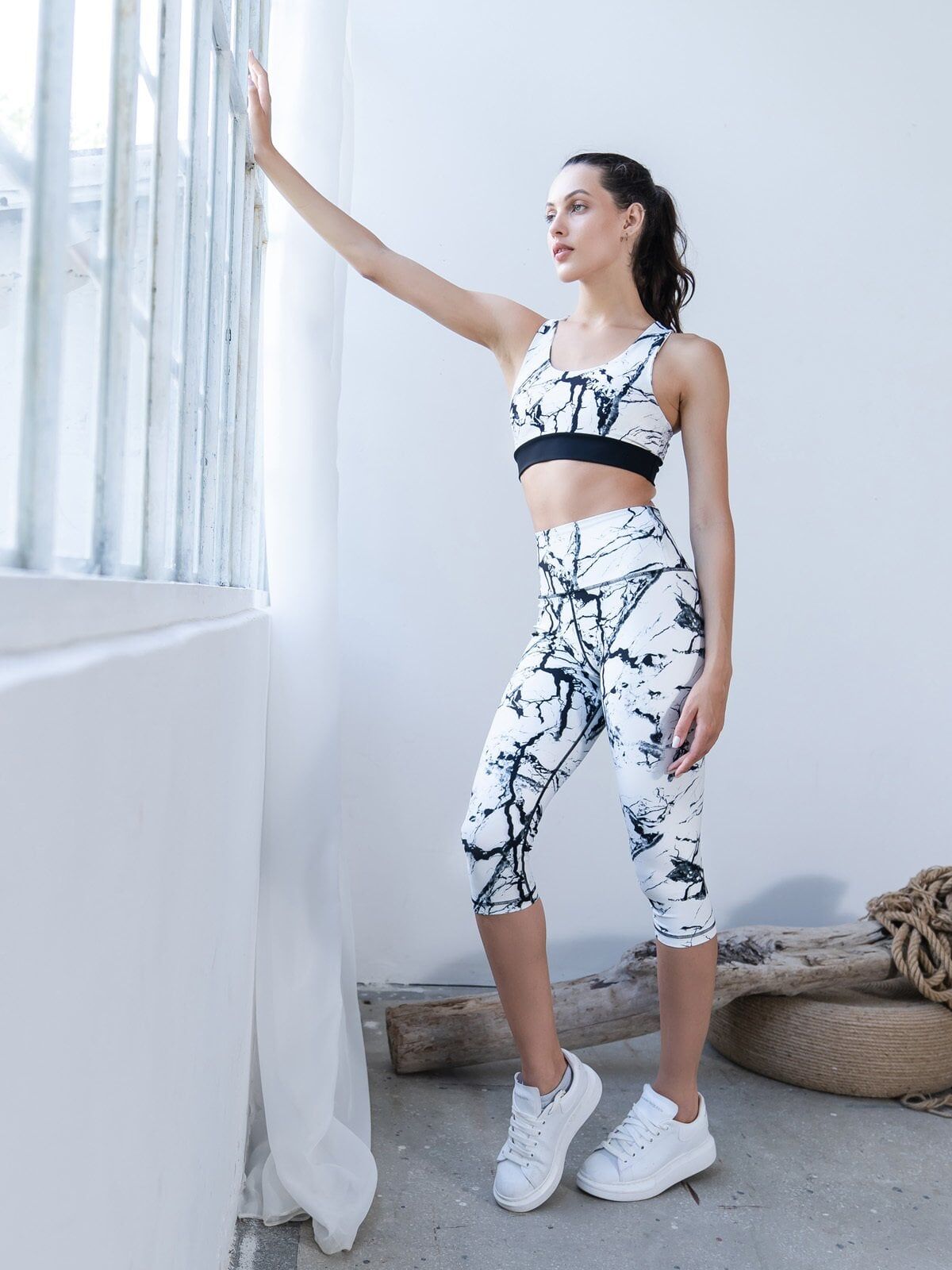 975 Capri Leggings