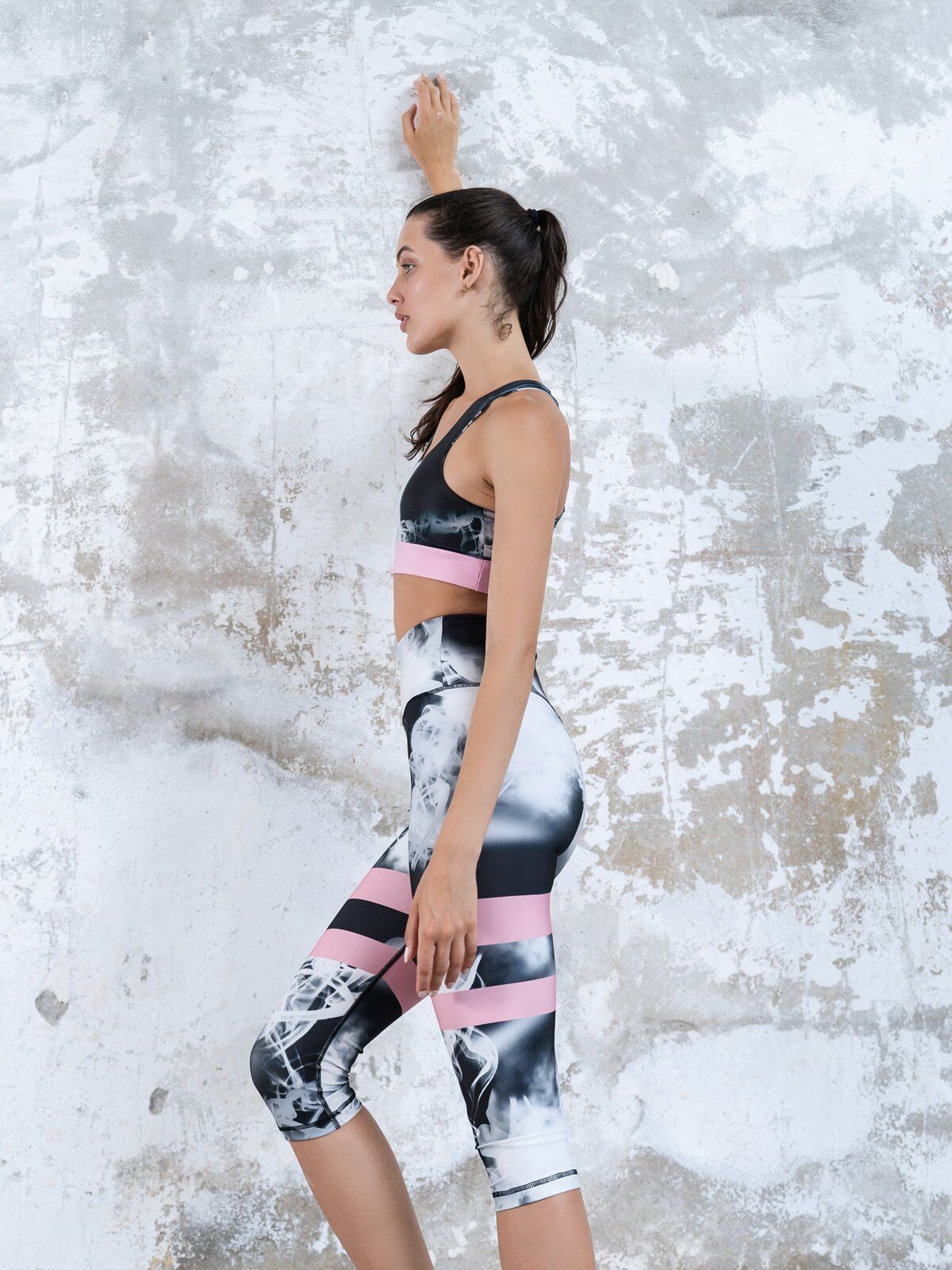977 Capri Leggings