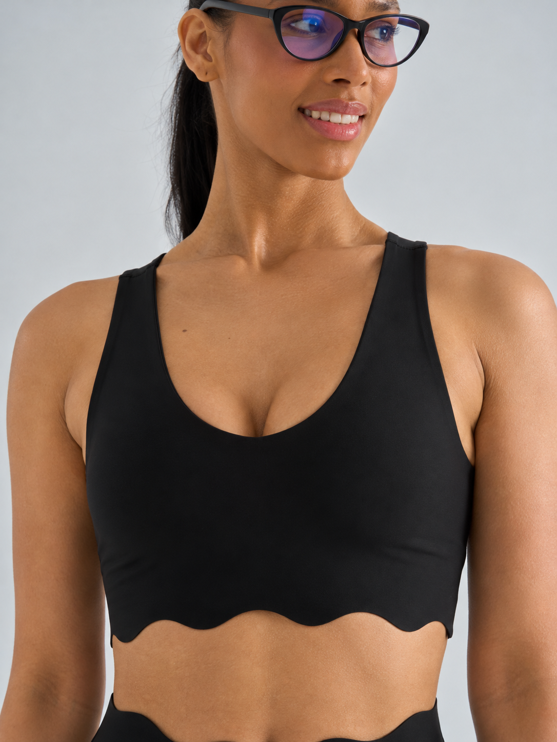 600 Scollop Laser Cut Bra Black Color