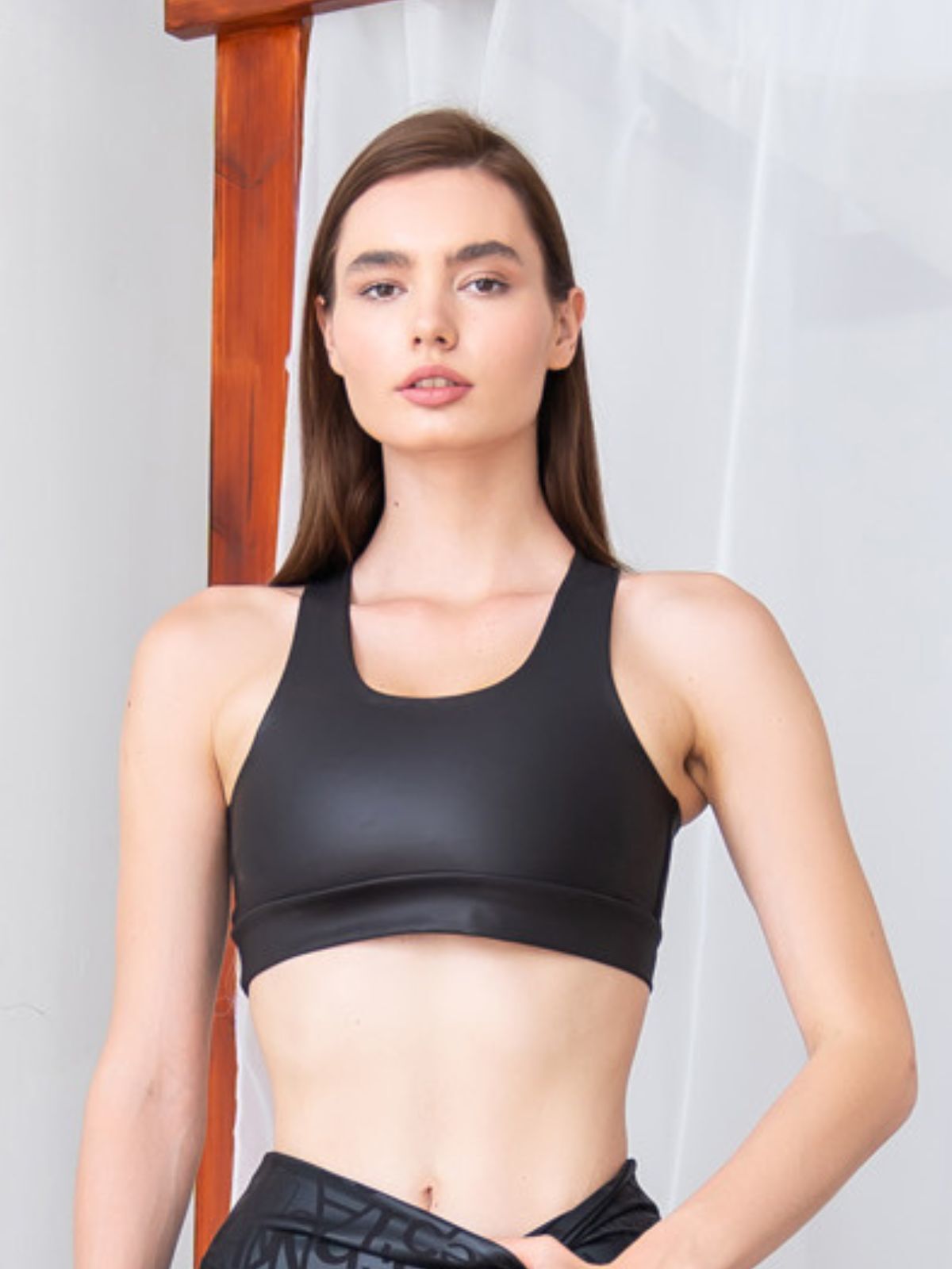 181 Single Crossed Spor Bra Black Laether Look