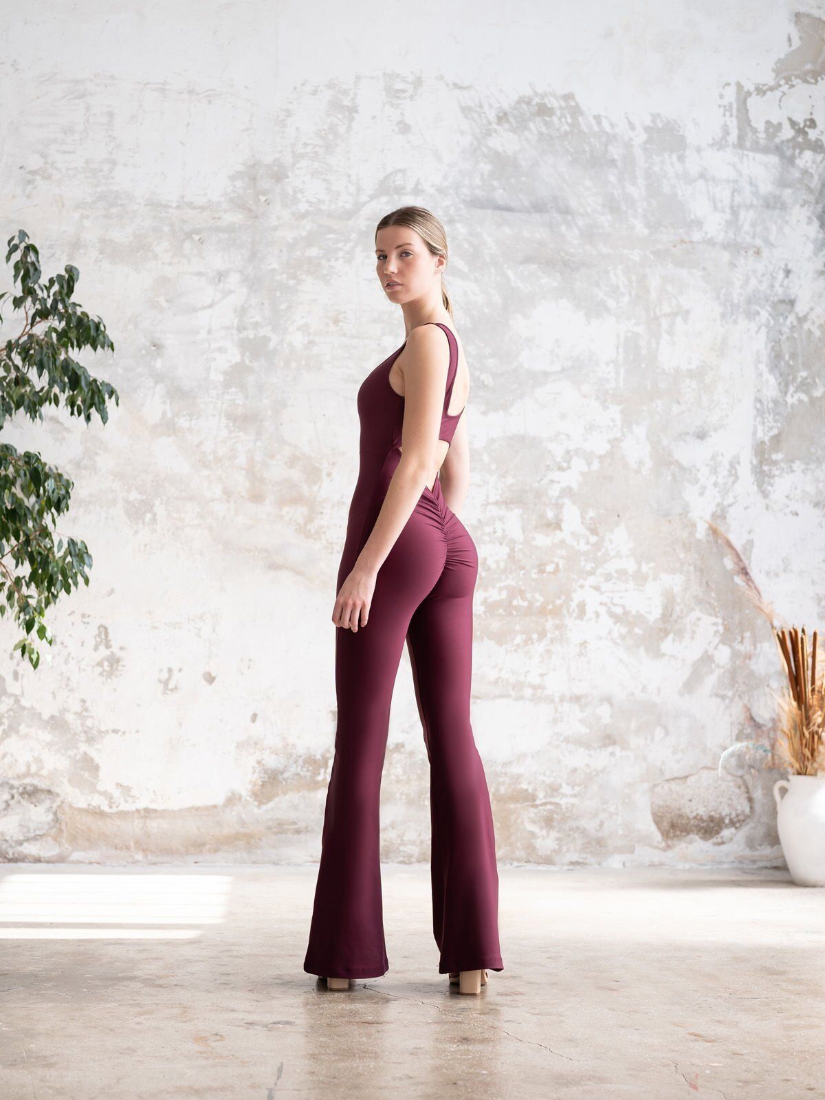 1501 Spanish, Scrunch But Jumsuit Damson Color