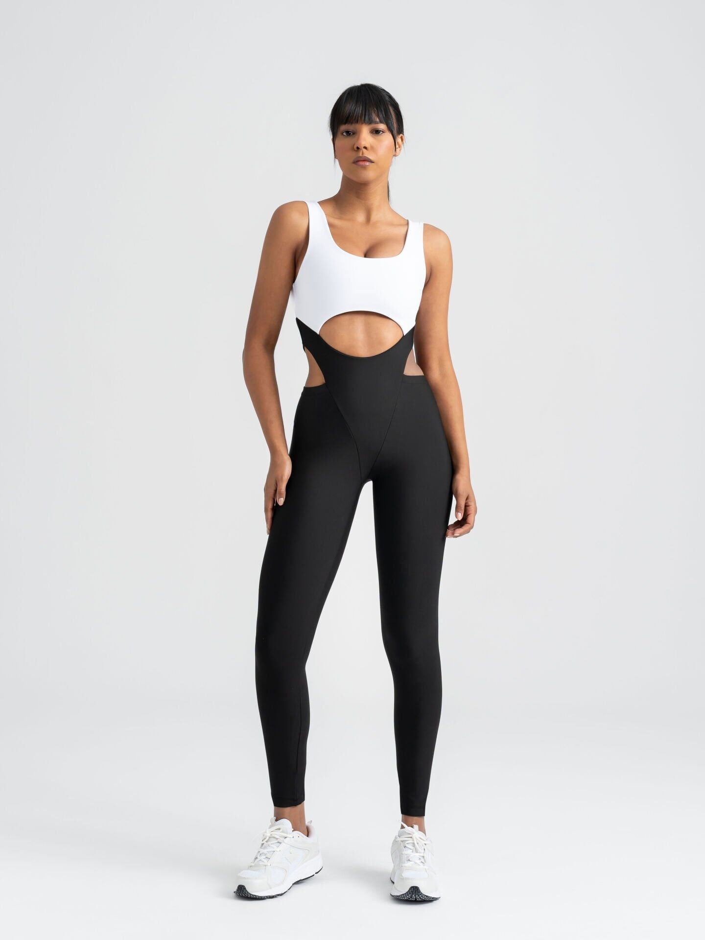 3401 Bold Curve Jumsuit Black and White Color