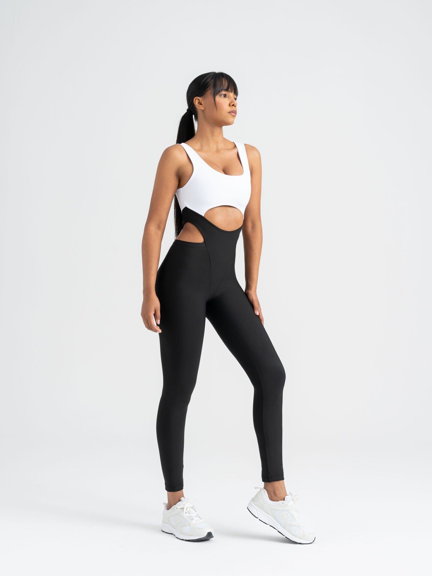 3401 Bold Curve Jumsuit Black and White Color