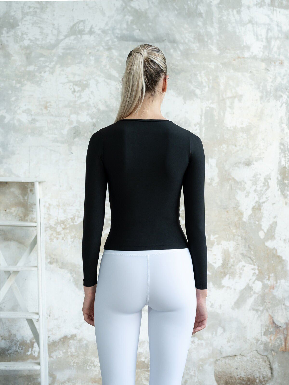 091 Basic Tshirt Black Color