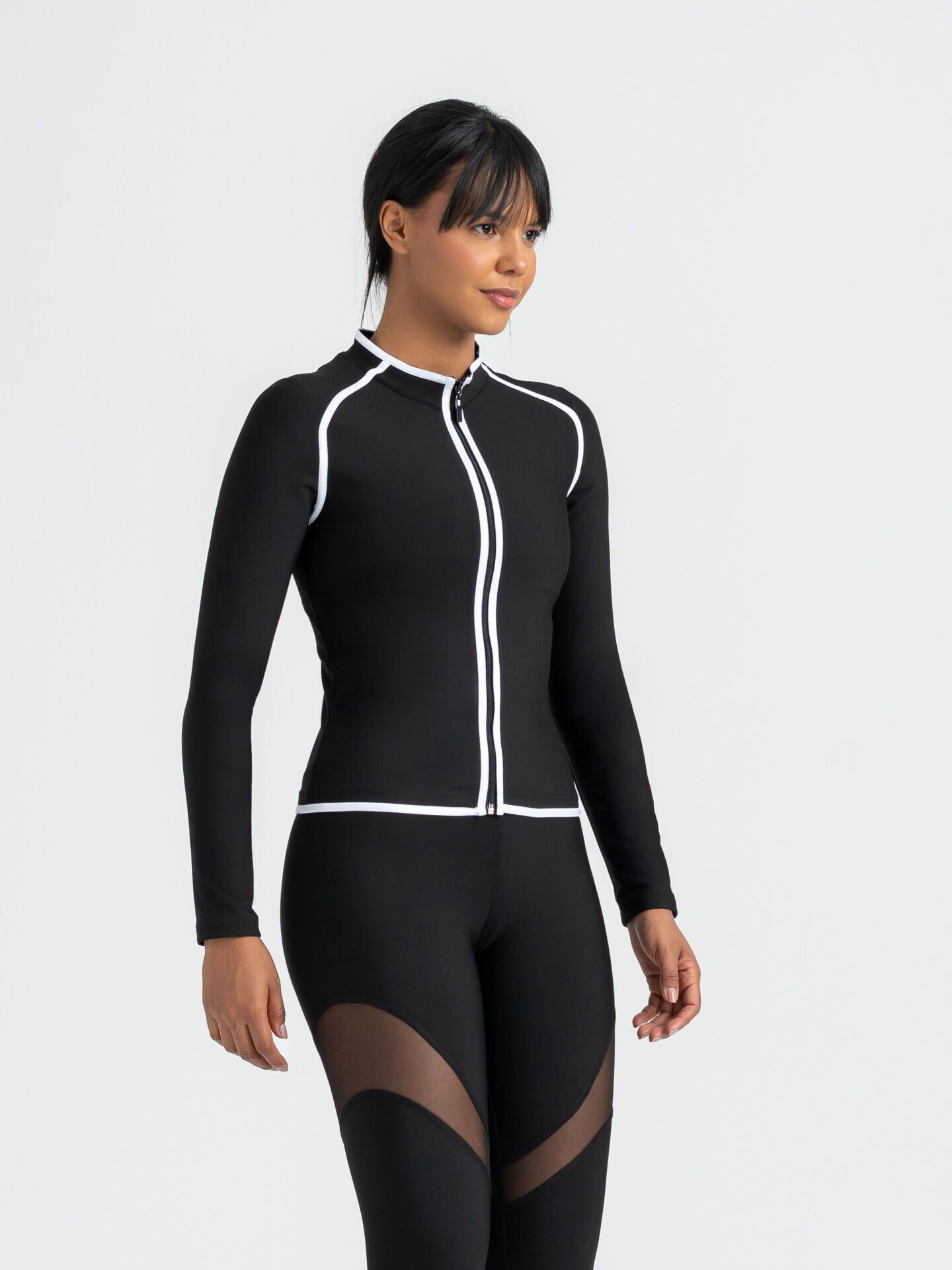 021 Lineedge Zip Long Sleeve Black Color