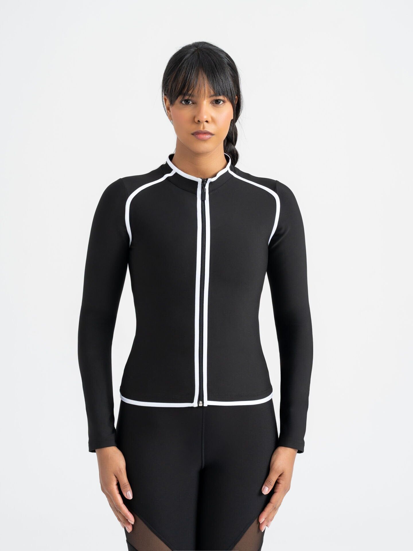 021 Lineedge Zip Long Sleeve Black Color