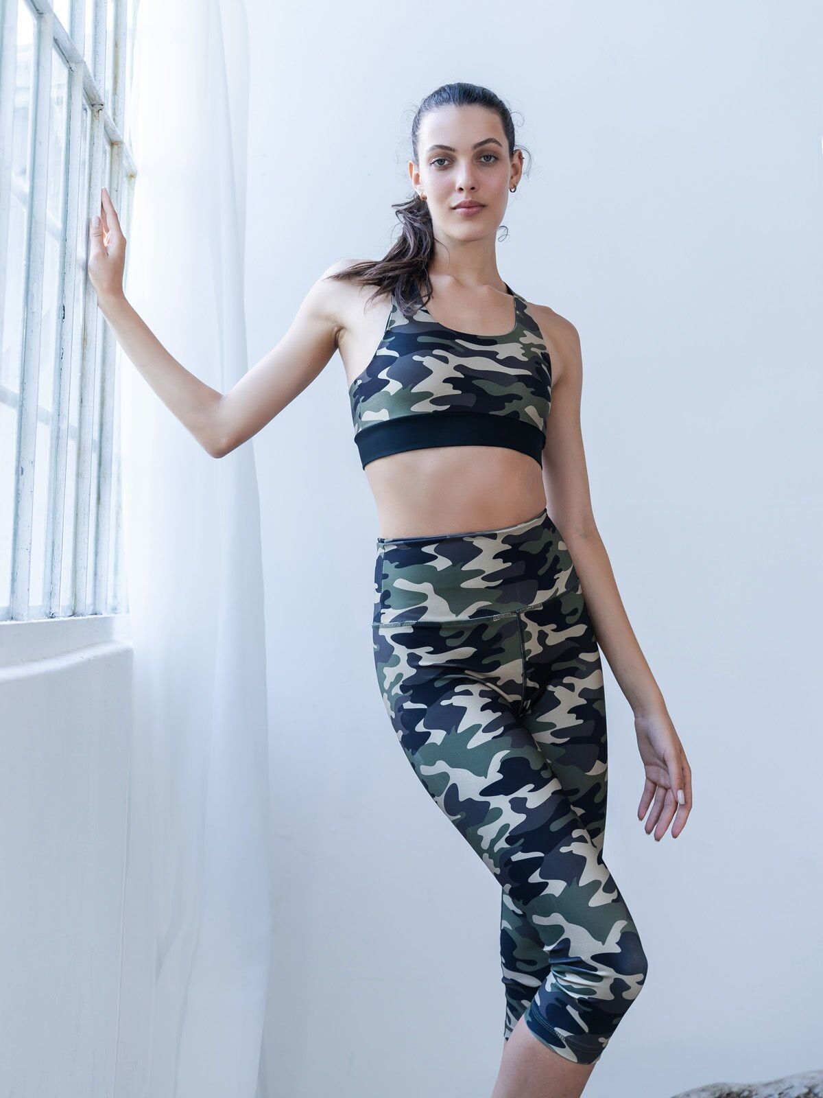 946 Capri Leggings