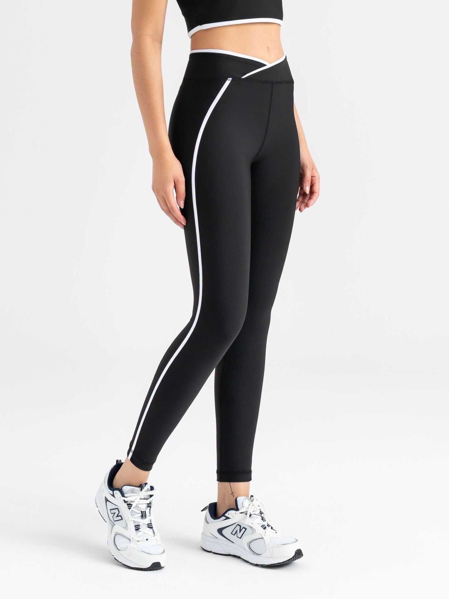 556 V Line Spor Leggings Black Color