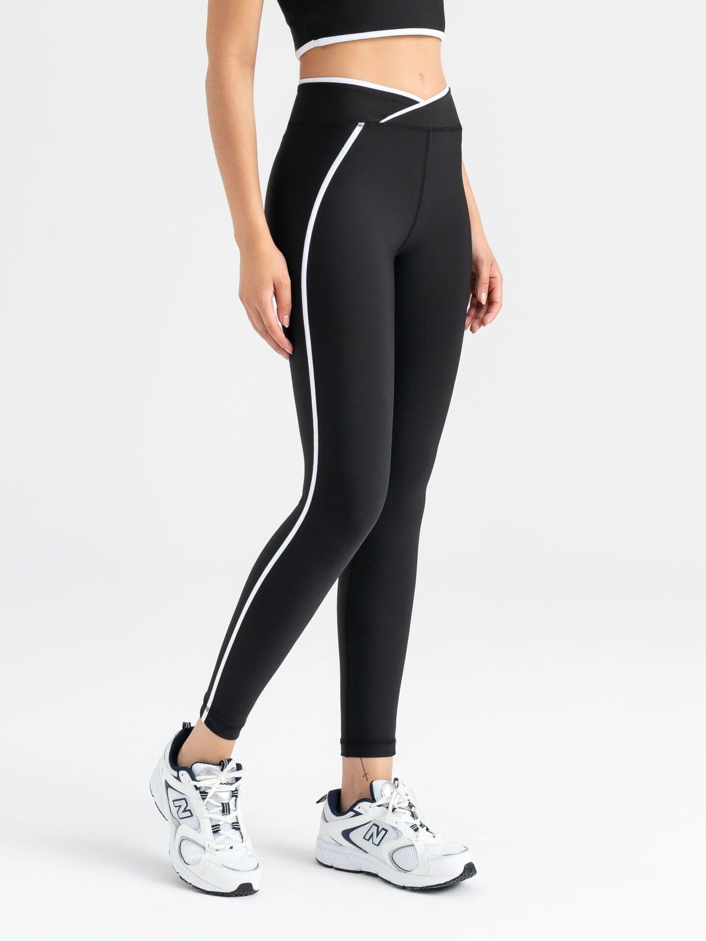556 V Line Spor Leggings Black Color