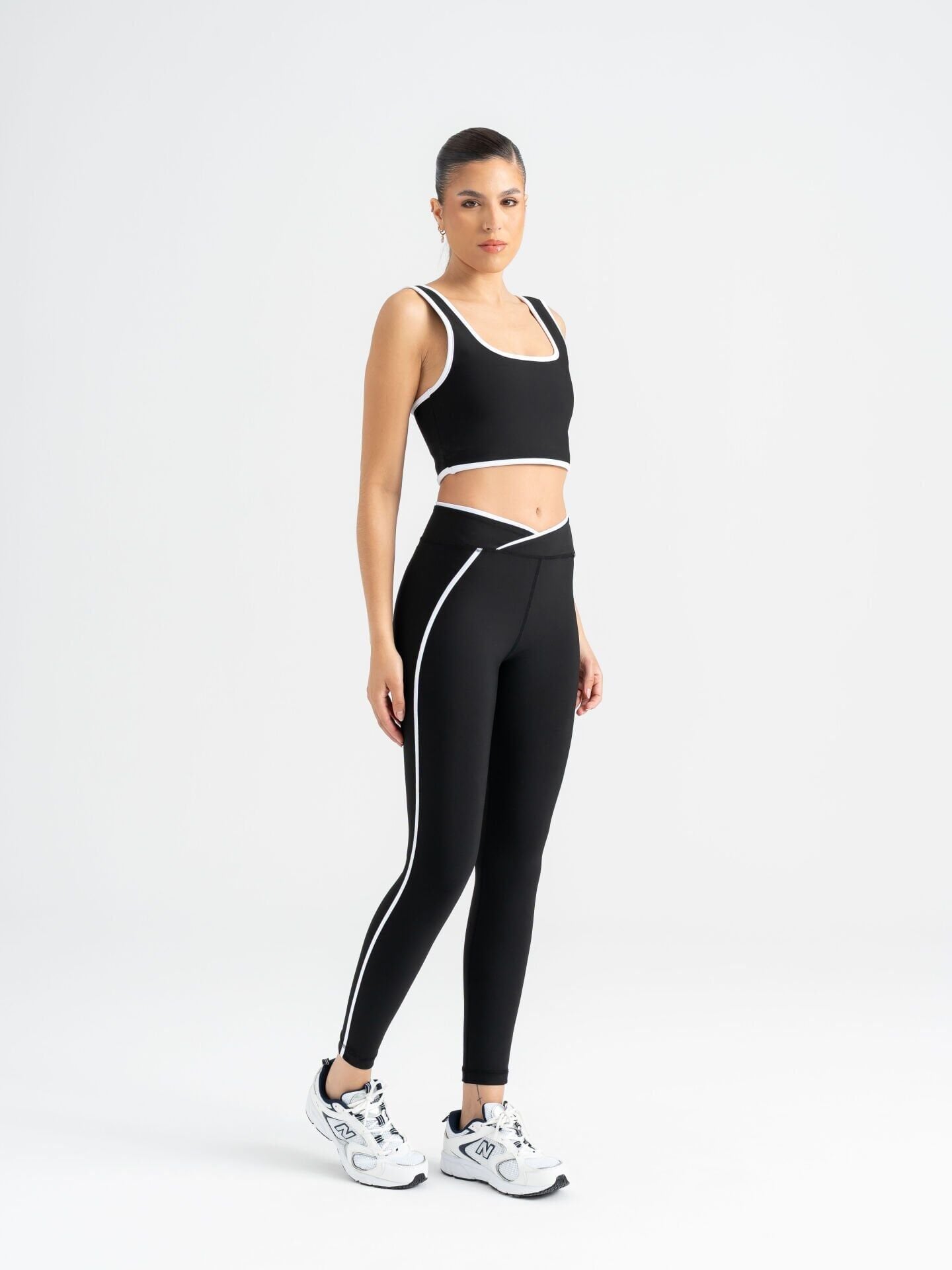 556 V Line Spor Leggings Black Color