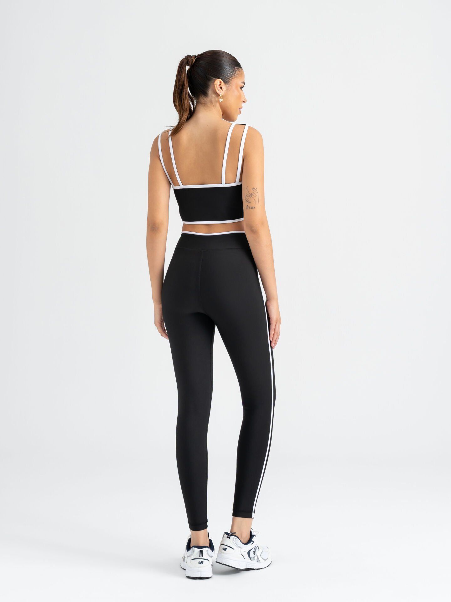 556 V Line Spor Leggings Black Color