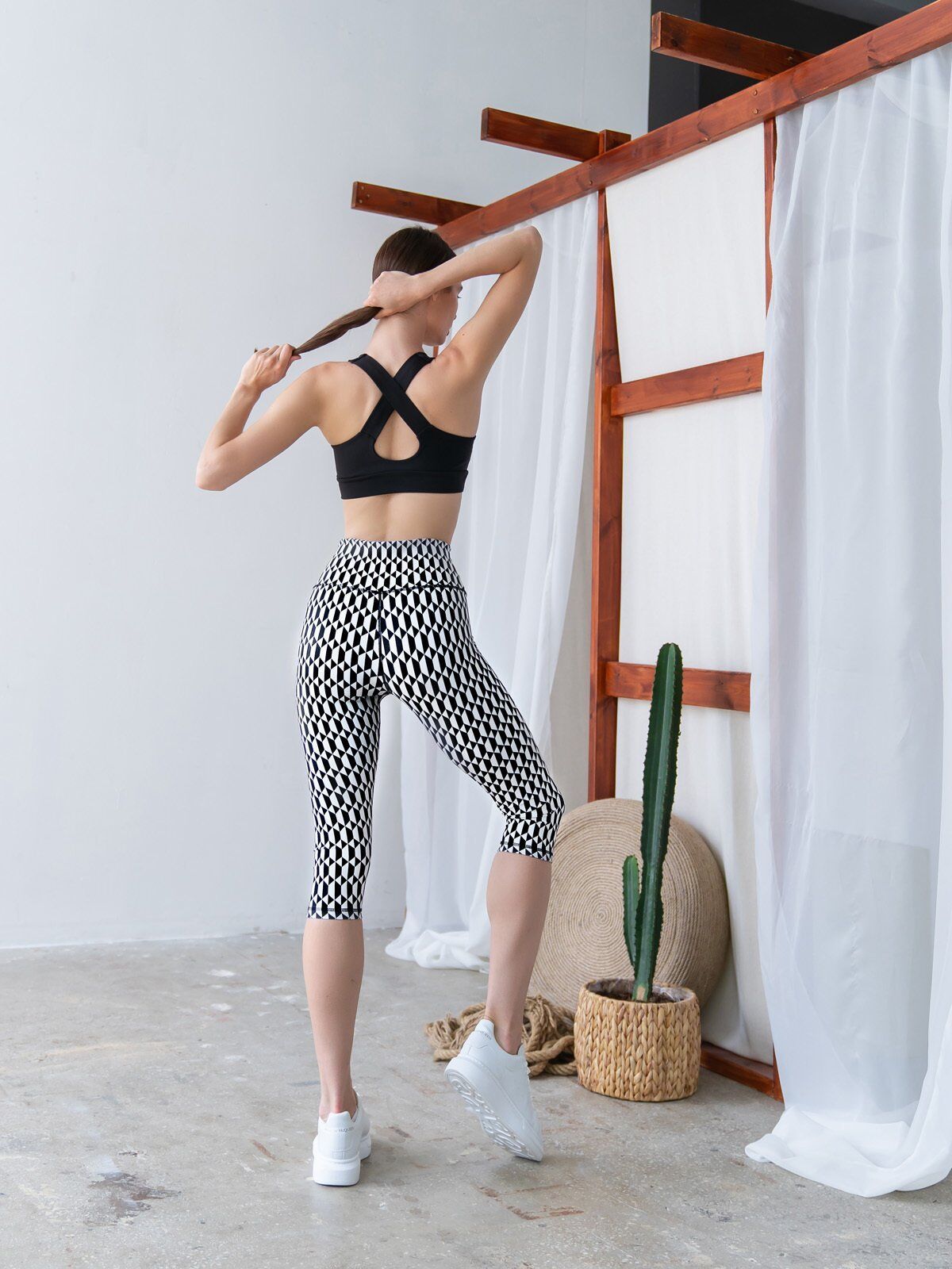 305 Capri Leggings