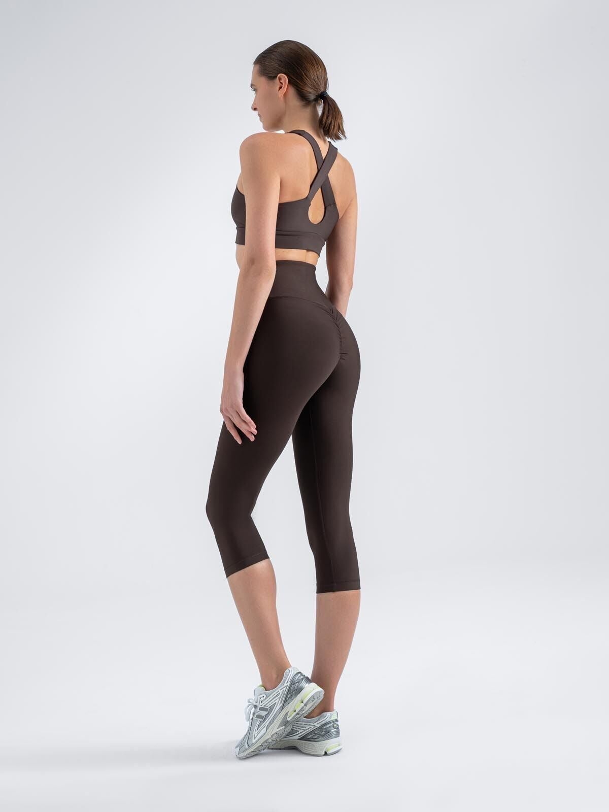 13134 Capri Scrunch Butt Leggings Brown Color