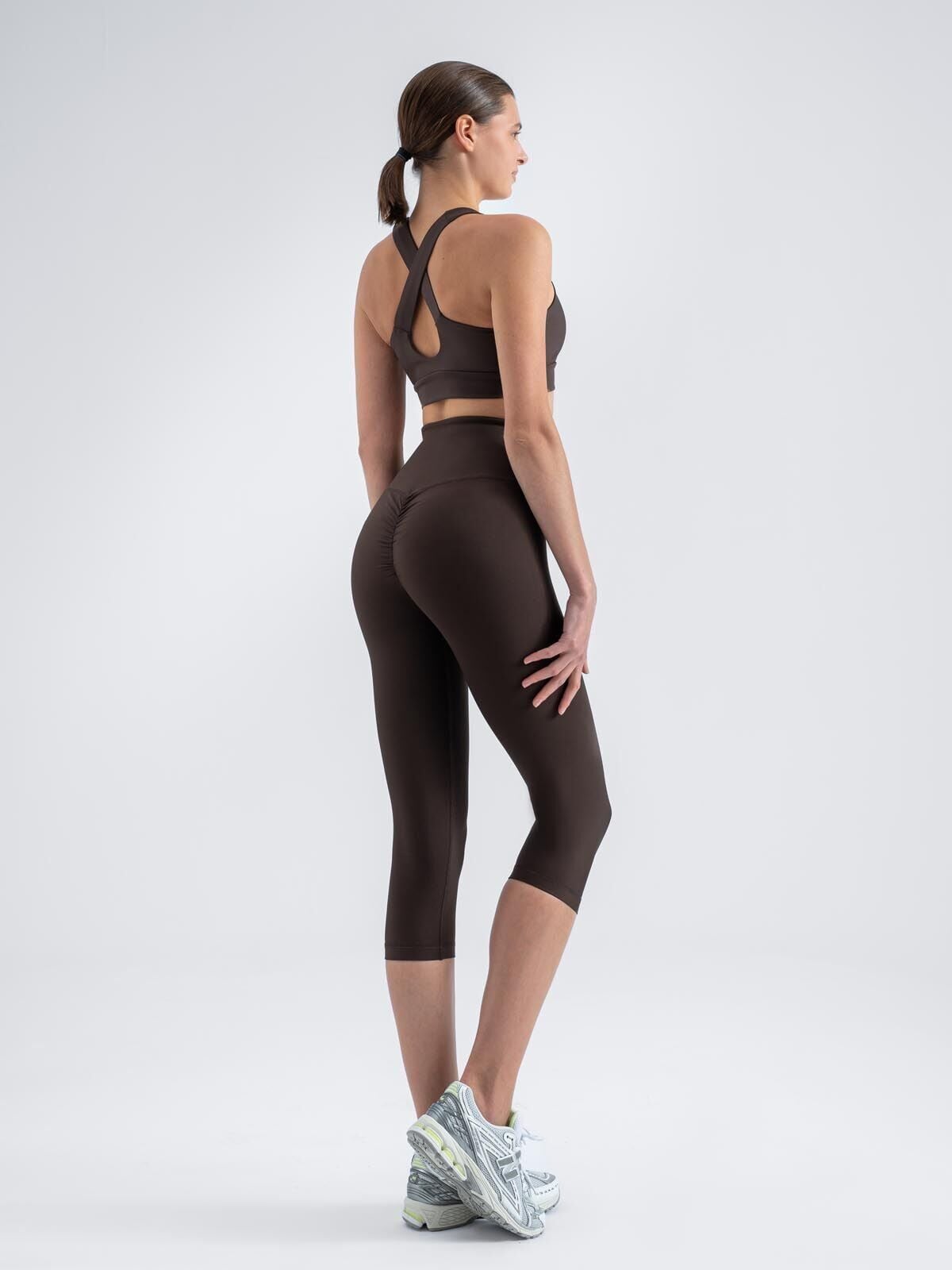 13134 Capri Scrunch Butt Leggings Brown Color
