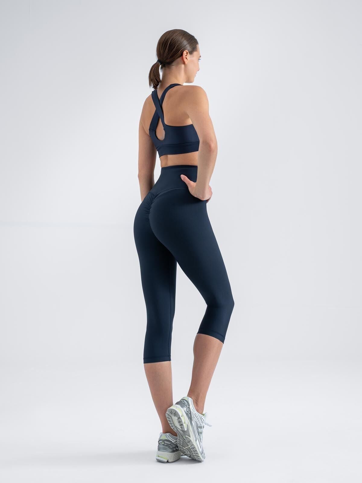 13132 Capri Scrunch Butt Leggings Navy Blue Color