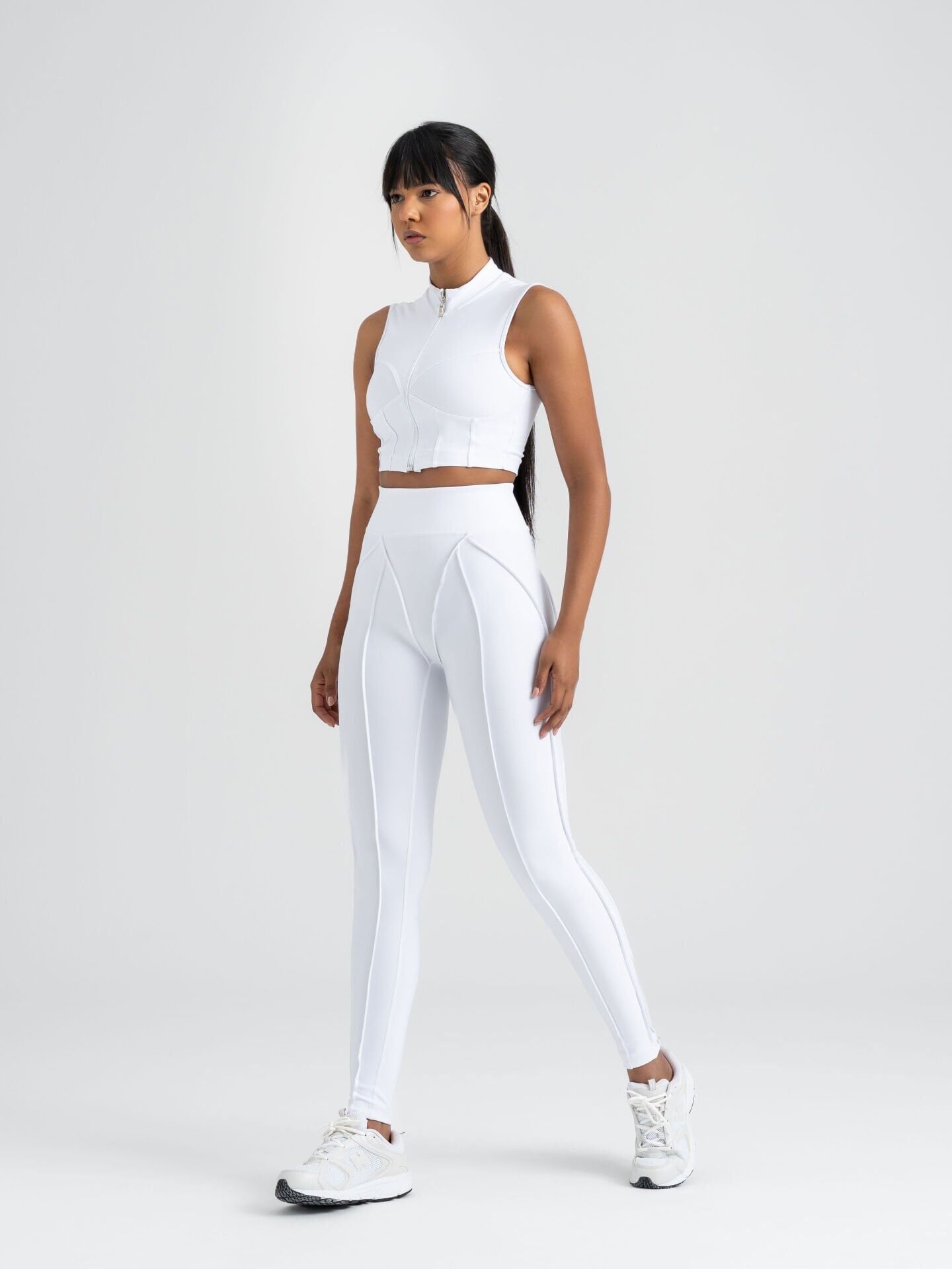 547 Sculpt Line Leggings White Color