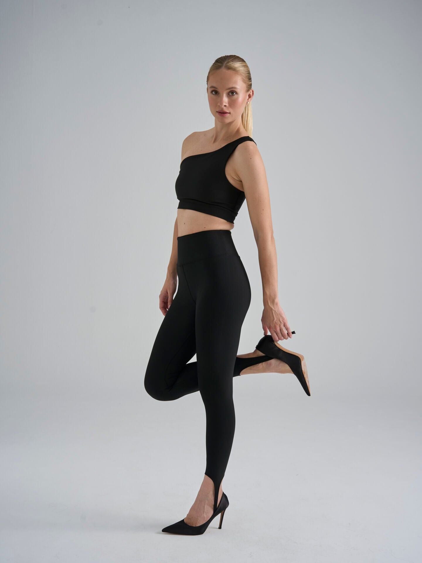 610 One Shoulder Spor Bra Black Color