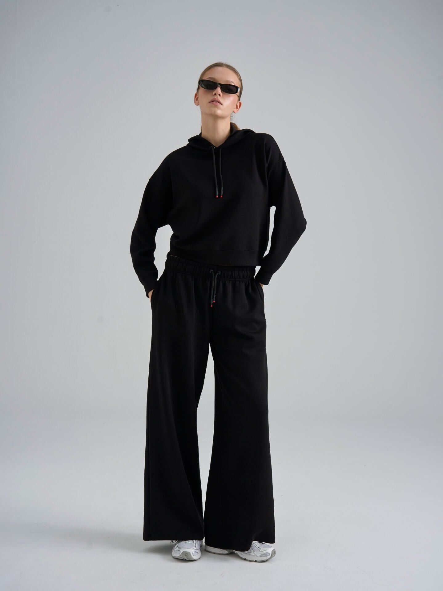 630 Women's Relaxed Fit Winter Wide-Leg Pants Black Color