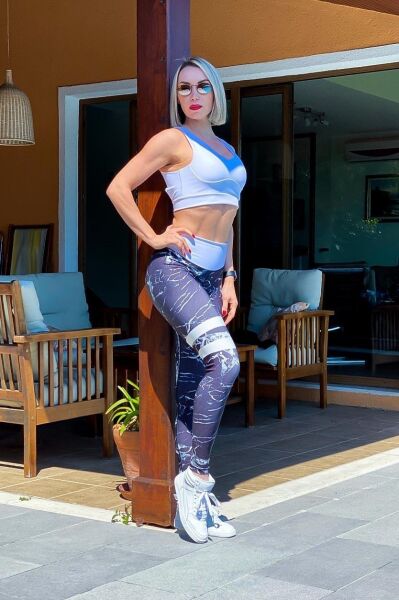 940 Extra High Waist Leggings