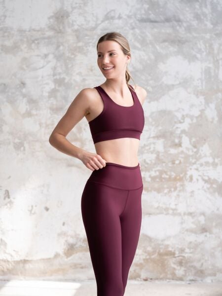 4312 Capri Leggings Damson Color