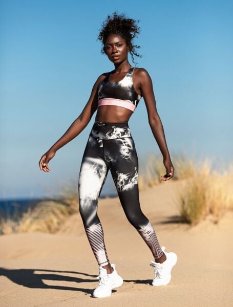 1022 Extra High Waist Leggings